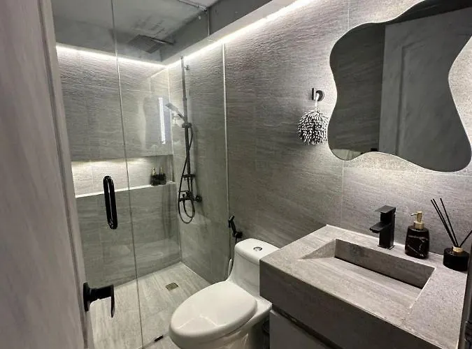 In Taguig, 2br Condo, Acacia Estates, Bgc, * Manila